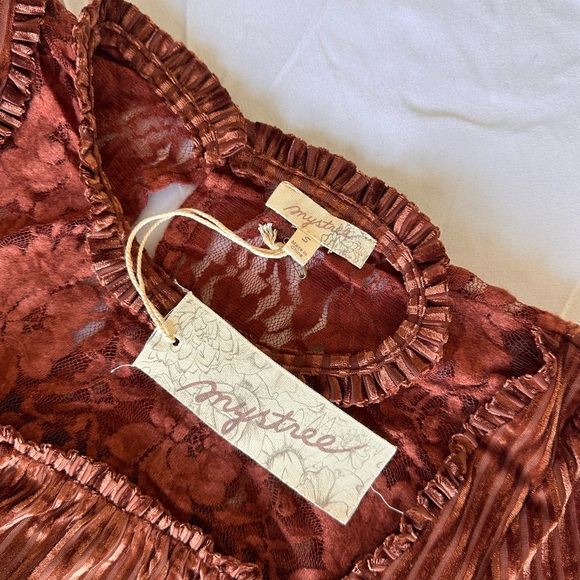 New blouse - Picture 2 of 5